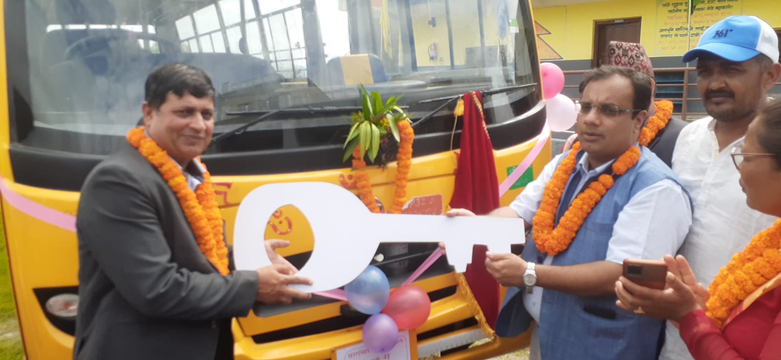 जोरपाटी माविलाई स्कुल बस हस्तान्तरण