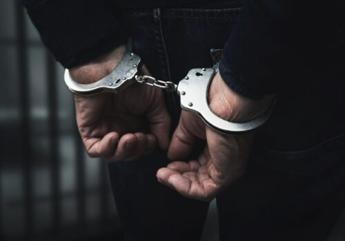 डलर सटही गर्ने दुई जना पक्राउ