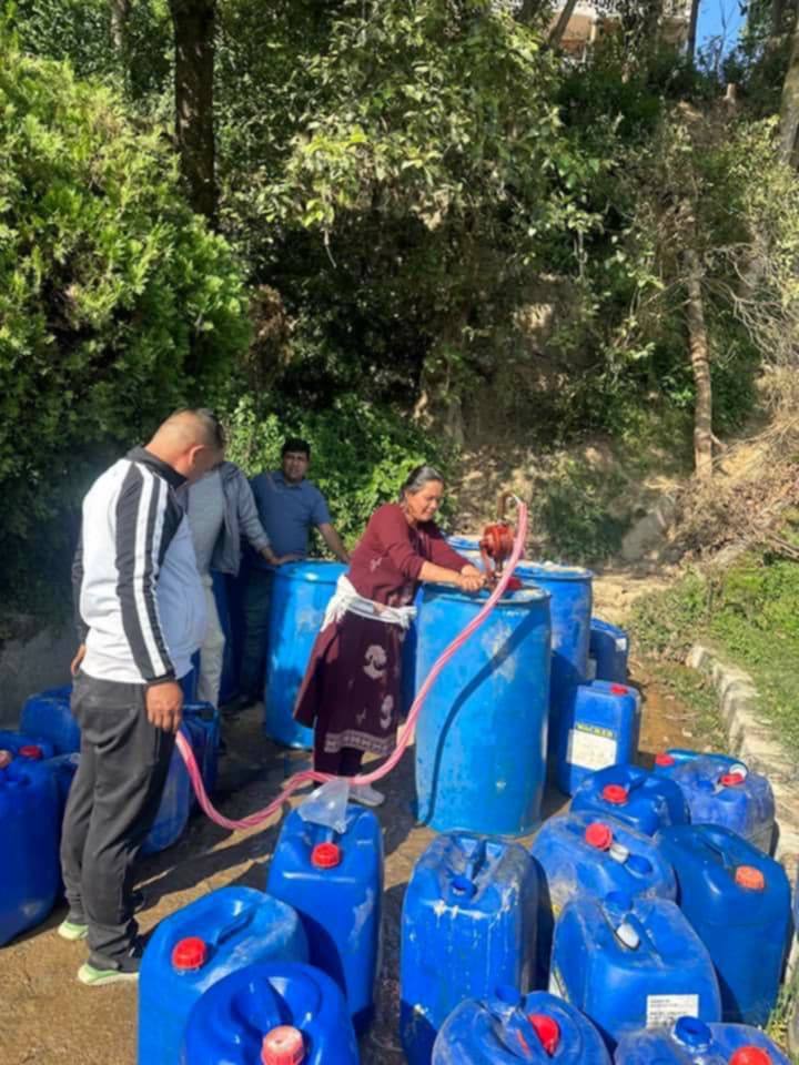 खानीखोलामा हेलिकप्टरमार्फत डिजेल ढुवानी